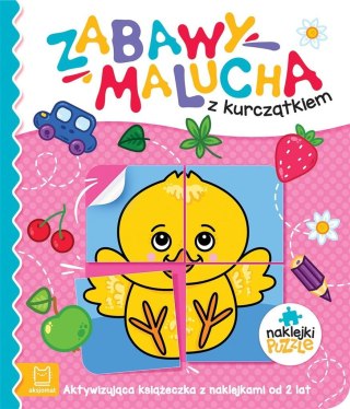 Zabawy malucha z kurczątkiem