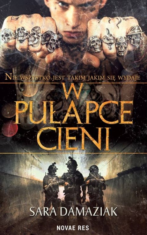 W pułapce cieni W pułapce cieni
