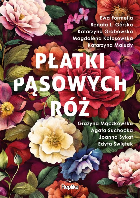Płatki pąsowych róż